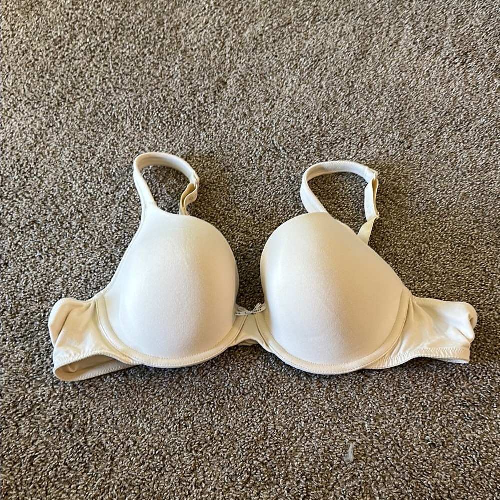 Cacique Cream Underwire Bra with Adjustable Straps